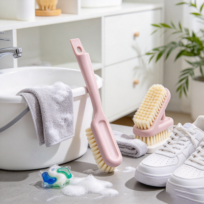 Long-handled household shoe brush